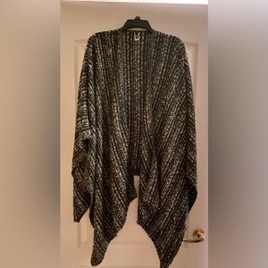 Apt. 9 Black and White Shawl